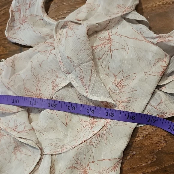 Storia Cream Floral Backless Dress - Picture 6 of 10